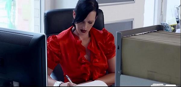  BUMS BUERO - Raunchy secretary banged by boss in the office